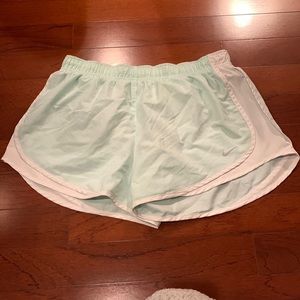 Nike Womens Tempo Shorts XL